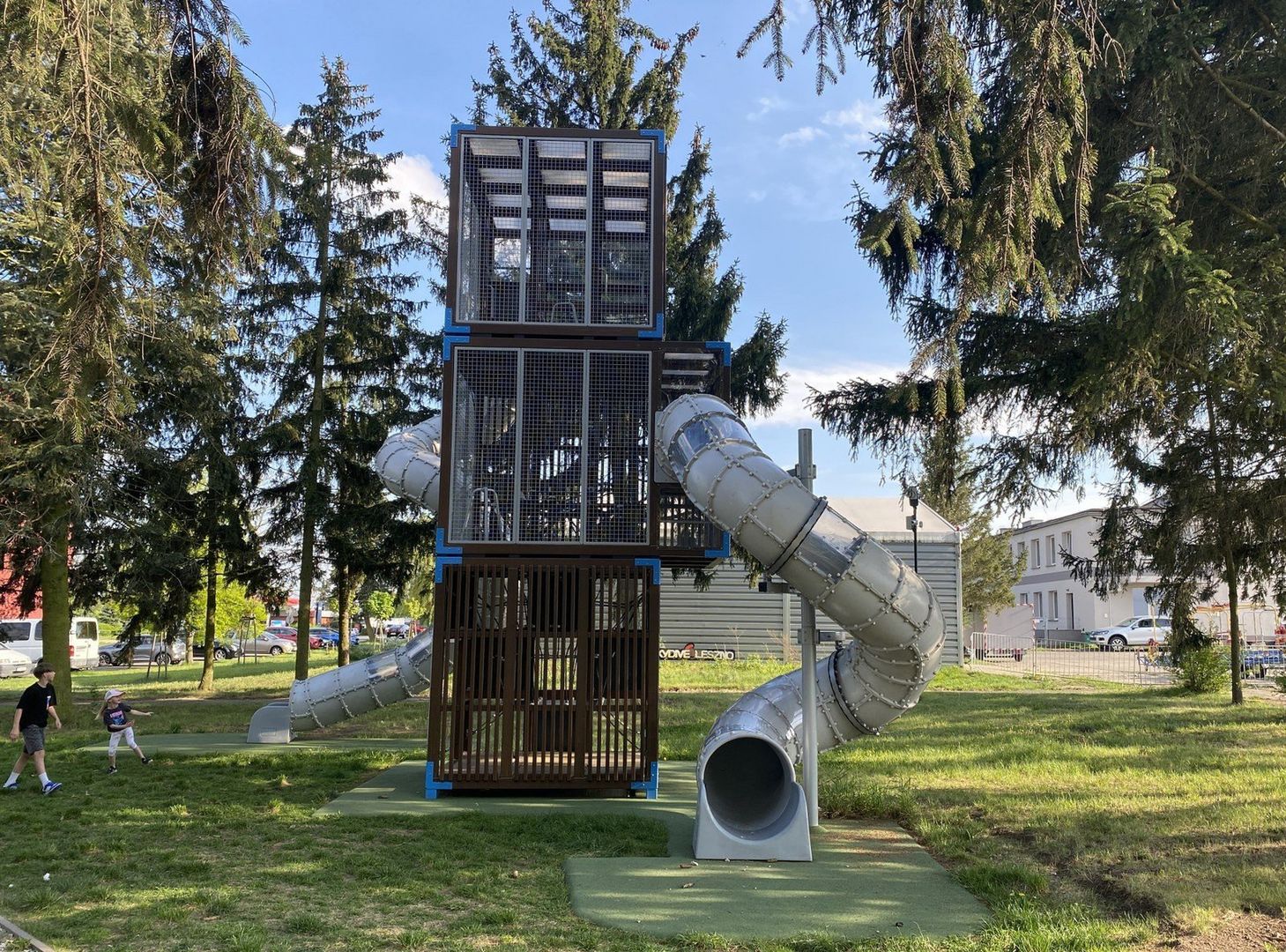 Wieża ma osiem metrów