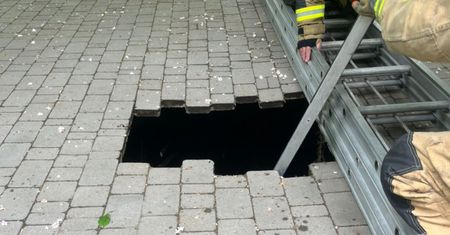 Nagle zapadł się chodnik. Czterolatka w pułapce w Odessie