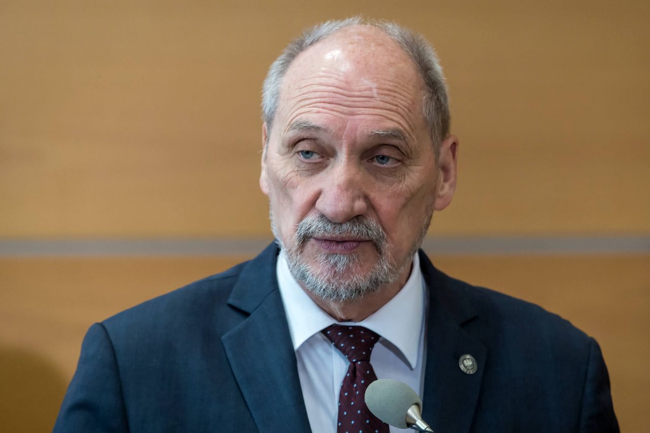 Nowy Rok 2021. Antoni Macierewicz na antenie Radia Maryja pomylił skrót LGBT