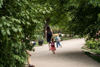 Wychowanie dziecka drogie jak nigdy. Niepokojące dane z najnowszego raportu