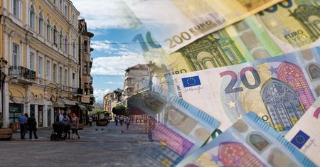 Bułgaria wchodzi do strefy euro w cieniu upadku rządu. Klamka zapadła wbrew woli?