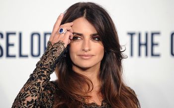 Penelope Cruz zaskoczyła nową fryzurą. Jej sesja w "Vogue'u" robi furorę