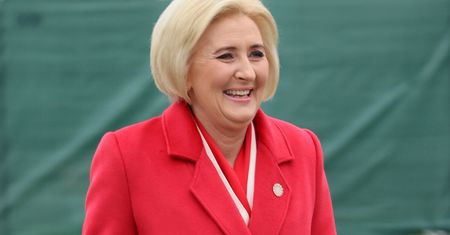 Agata Kornhauser-Duda w kobiecej stylizacji. Poczuła wiosnę