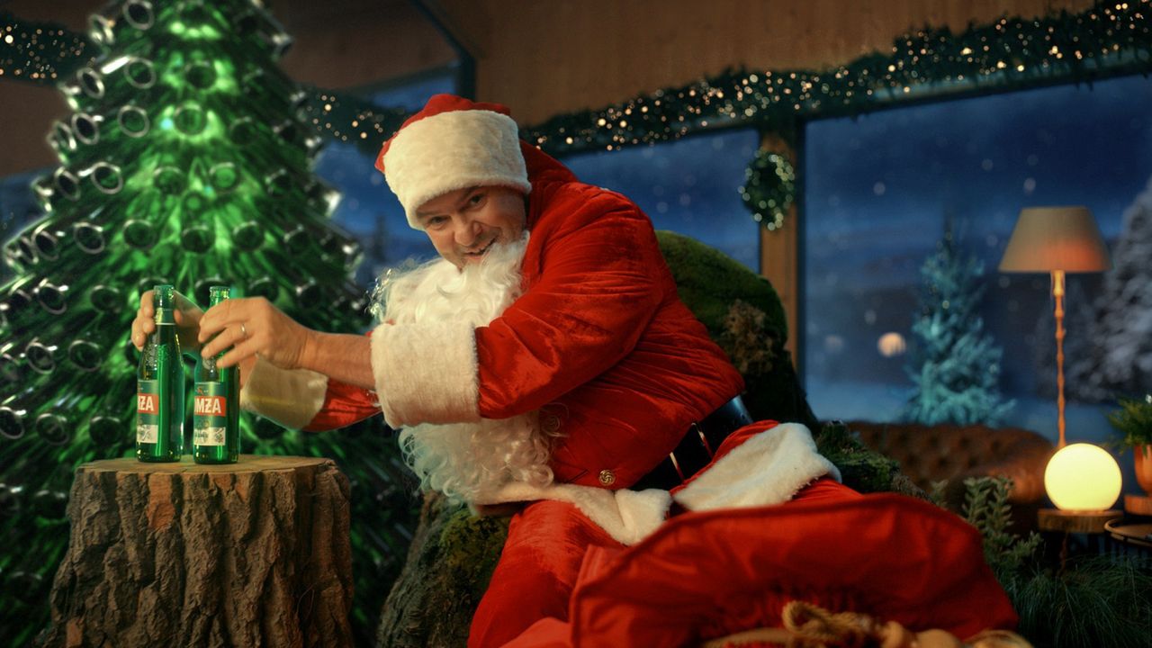 Tomasz Karolak w świątecznej kampanii piwa Łomża