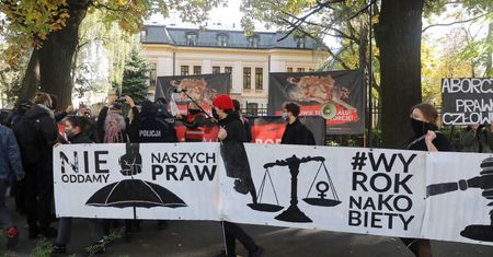 Aborcja w Polsce. Jacek Sutryk zabrał głos. "Z kobietami jeszcze nikt nie wygrał"