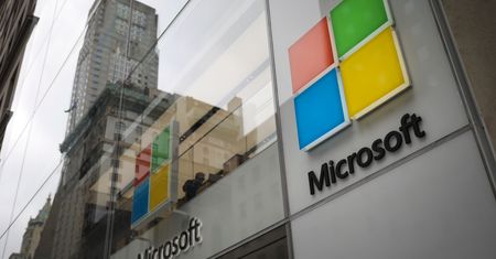 Microsoft pozwala na bezterminową pracę zdalną. Pokryje też koszty home office