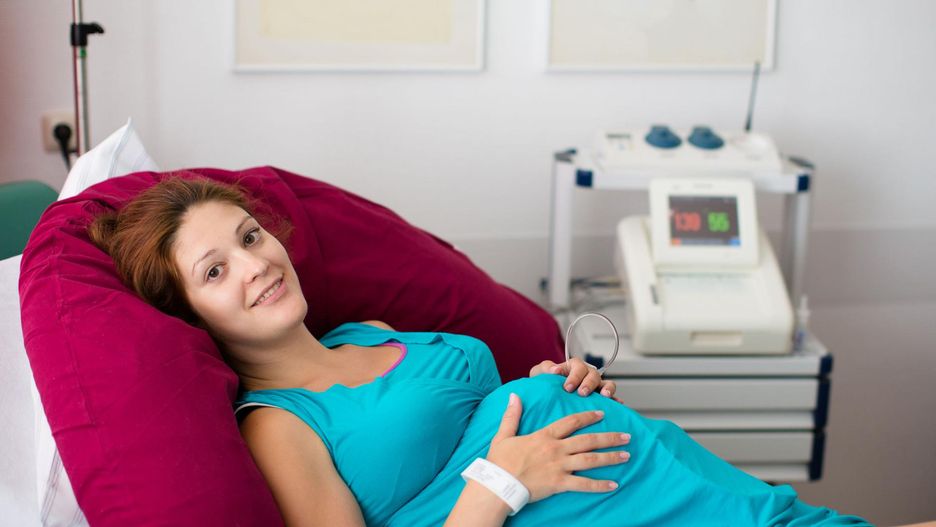 Gdzie kobiety rodzą najwcześniej?