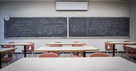 29-latka udawała uczennicę. To musiała się w końcu zdarzyć