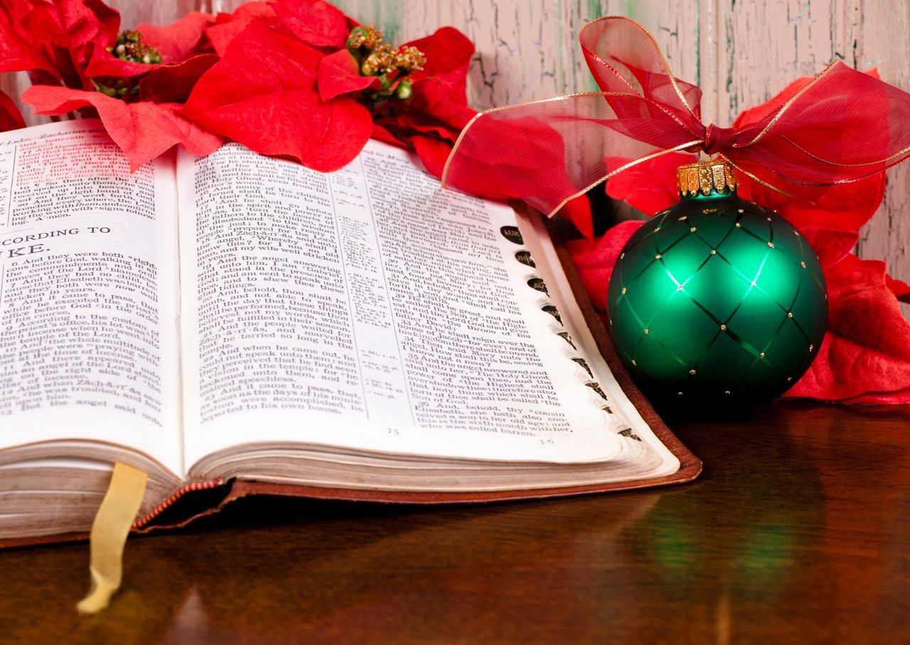 Wigilia 2025: kto powinien czytać Pismo Święte? Najmłodszy czy najstarszy?