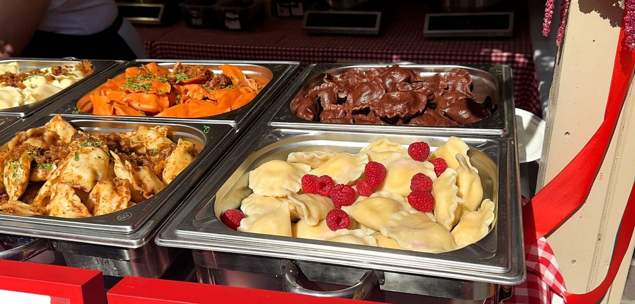 Pierogi z mięsem czy dubajskie? Krakowski Festiwal Pierogów w tym roku zaskakuje smakami