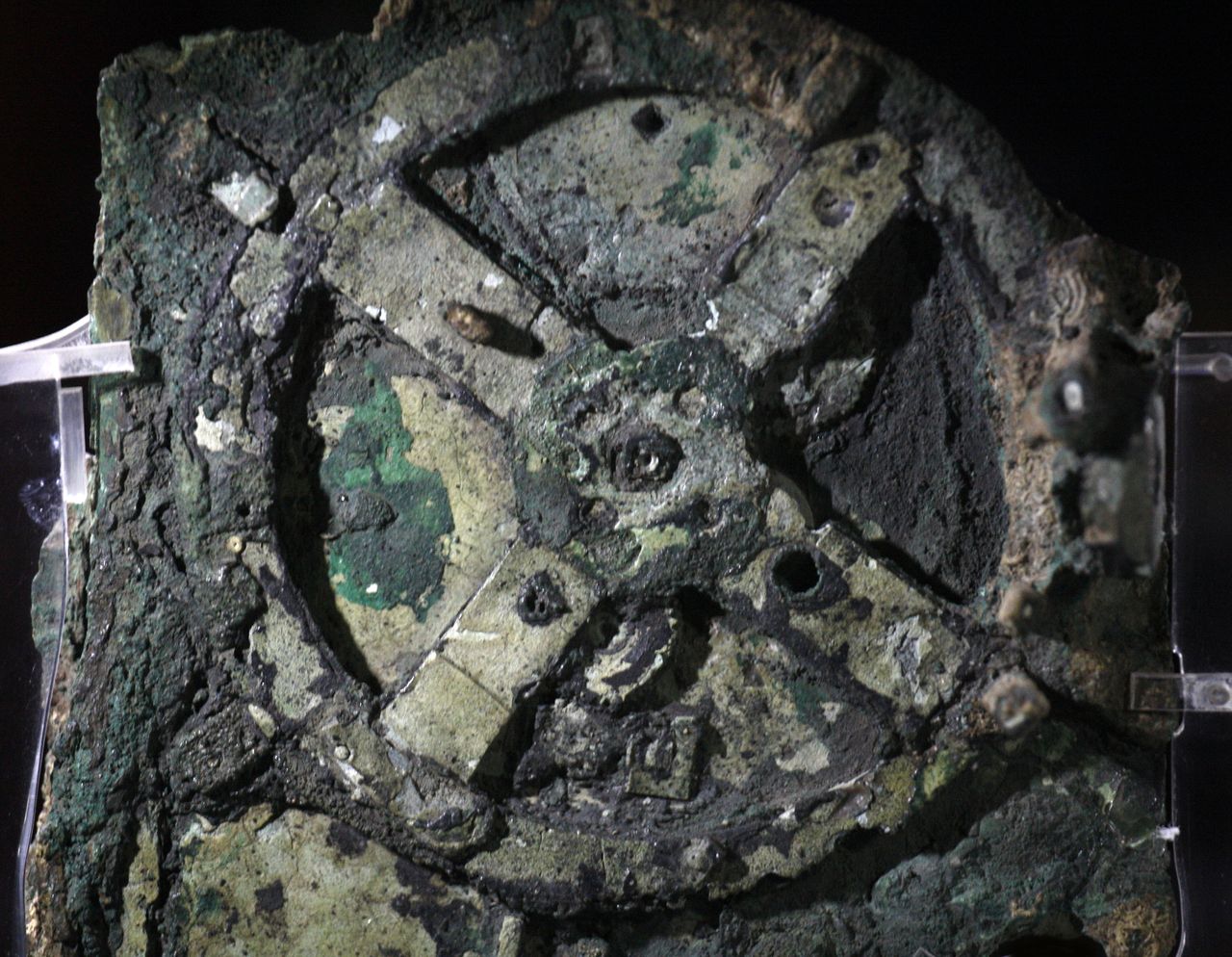 Antikythera mechanism revealed to track ancient Greek lunar calendar