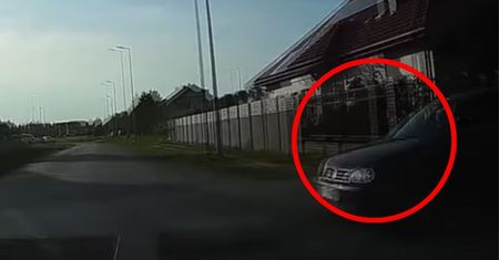 Groźny wypadek na skrzyżowaniu. Zlekceważył ważny znak