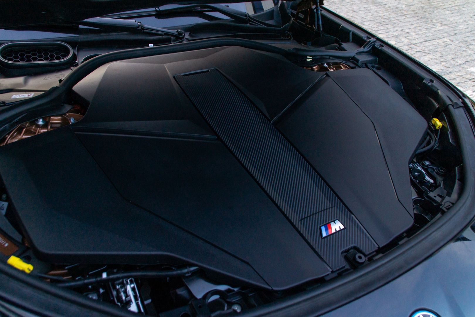 BMW i7 M70