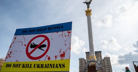 Rosja kupuje pociski w Iranie. Brytyjski wywiad ostrzega