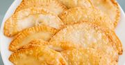 Na deser robię szwajcarskie pierożki. Słodkie nadzienie mogę wyjadać łyżkami