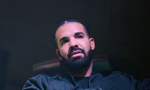 Drake wydał fortunę za używaną czapkę. Jej historia niepokoi