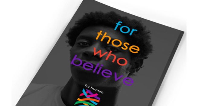 Akcesoria B. do sprzętu Apple promowane przez iSpot pod hasłem „for human B.”