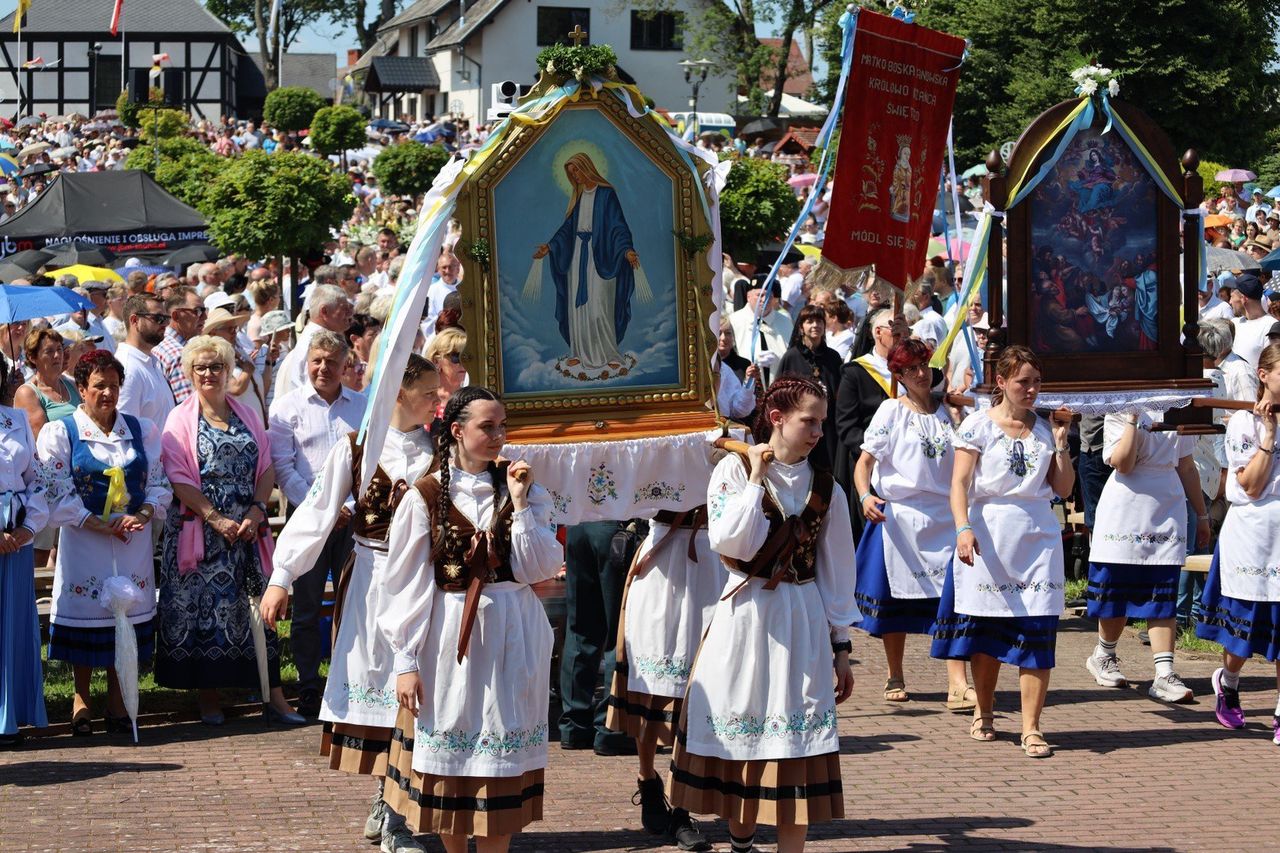 Sianowo: Wielki Odpust. Tysiące wiernych pokłoniły się Królowej Kaszub