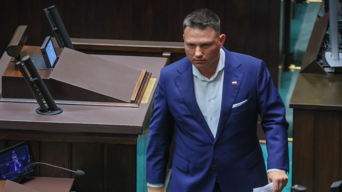 S�awomir Mentzen
Warszawa, 09.10.2025. Pose� Konferederacji S�awomir Mentzen na sali plenarnej Sejmu w Warszawie, 9 bm. W trzecim dniu posiedzenia pos�owie rozpoczn� prace nad projektem ustawy bud�etowej na 2026 r. oraz nad projektem tzw. ustawy oko�obud�etowej. (ls/mgut) PAP/Leszek Szyma�ski
Leszek Szyma�ski
10 10. X kadencja kadencji, obrady, oko�obud�etowa ustawa bud�etowa, polityk, polityka, posiedzenie, projekt ustawy bud�etowej, sala obrad, sejm, sejmu