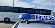 Kierowca szkolnego autobusu wiózł dzieci. Był pijany