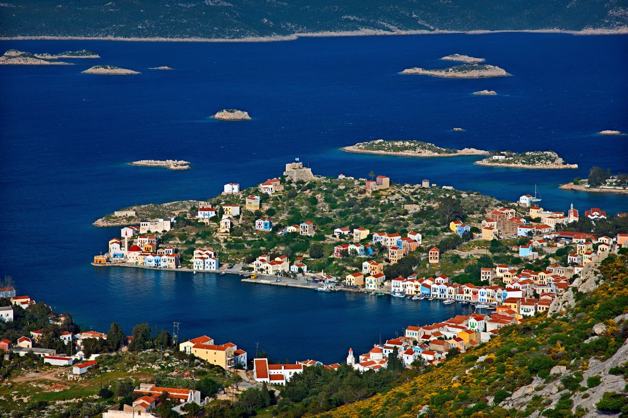 The Dodecanese comprises 163 islands, of which fewer than 30 are inhabited.