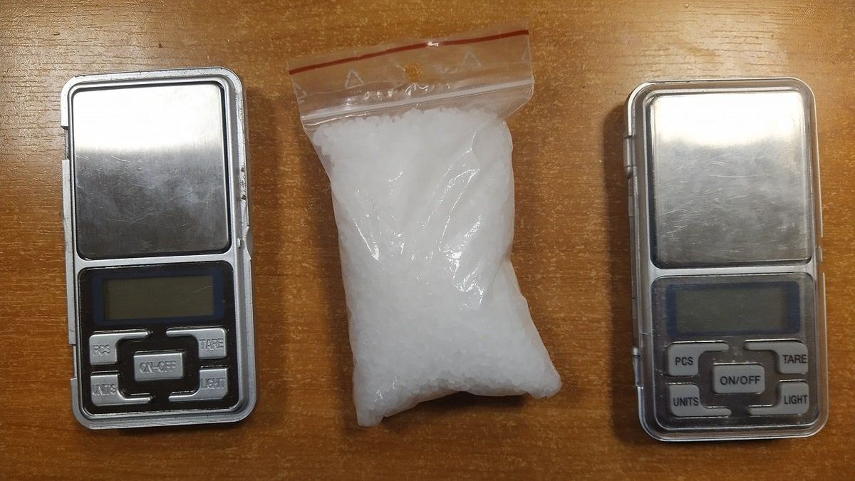 13-latek miał w pokoju 190 gramów narkotyków