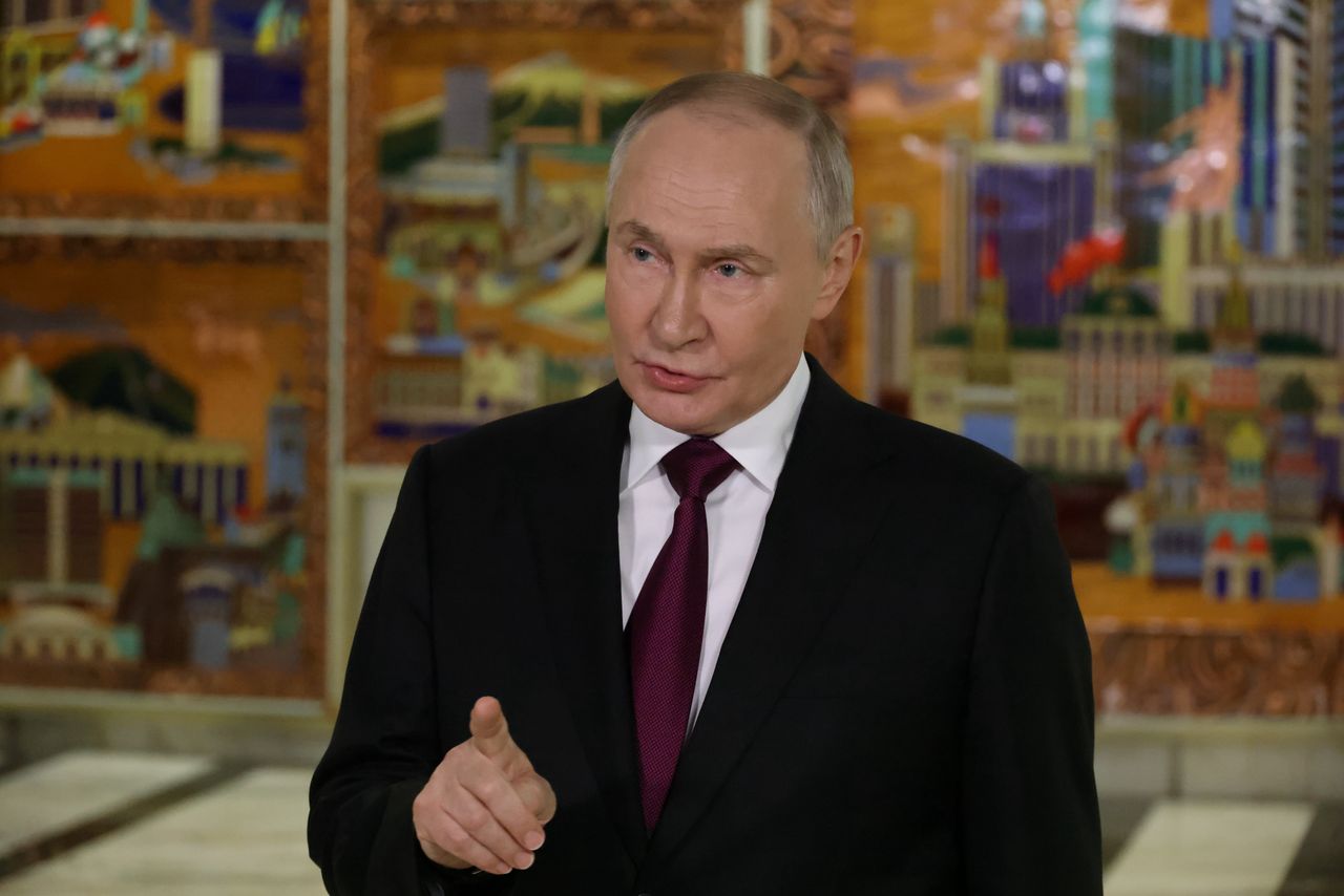 Kompromitacja Węgier. Minister obrony schlebia Rosji