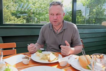 Strzelczyk ocenił restaurację na wyspie Uznam. "Średnio to wyglądało"