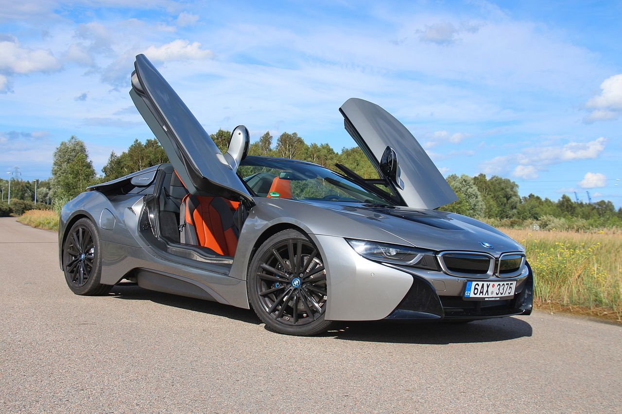 BMW i8 Roadster: sposób, aby stać się sławnym