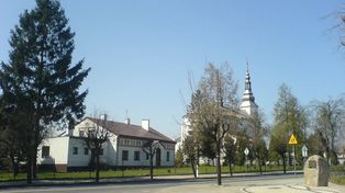 Dzień handlowy na targowisku miejskim w Złoczewie. Co królowało na stoiskach?