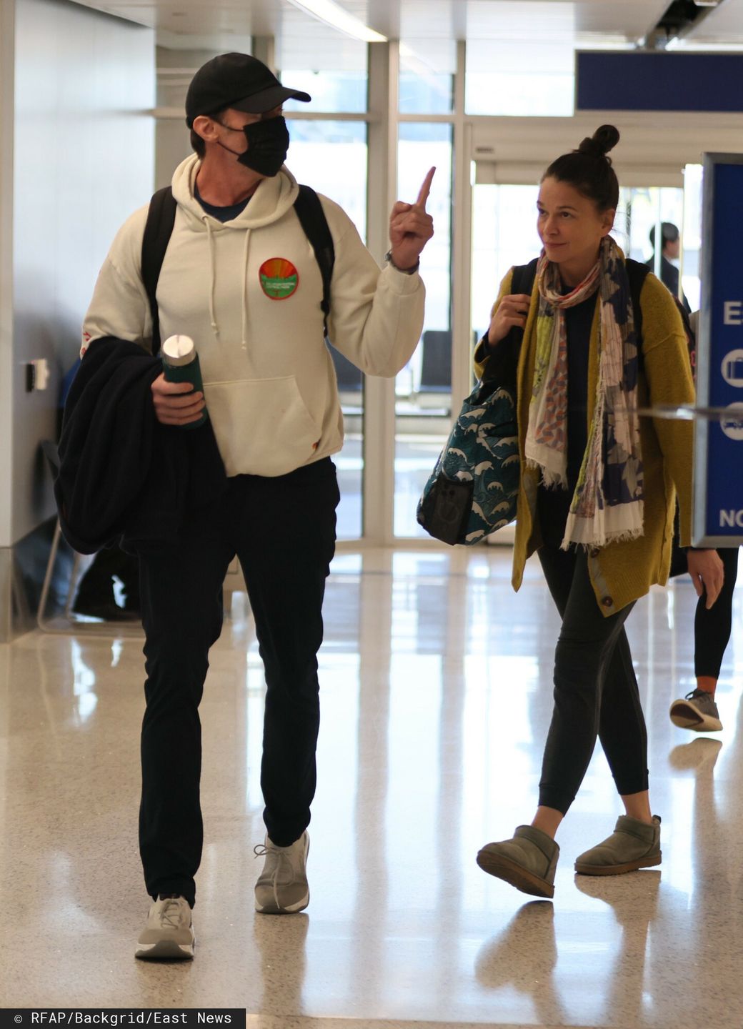 Hugh Jackman i Sutton Foster na lotnisku w Los Angeles