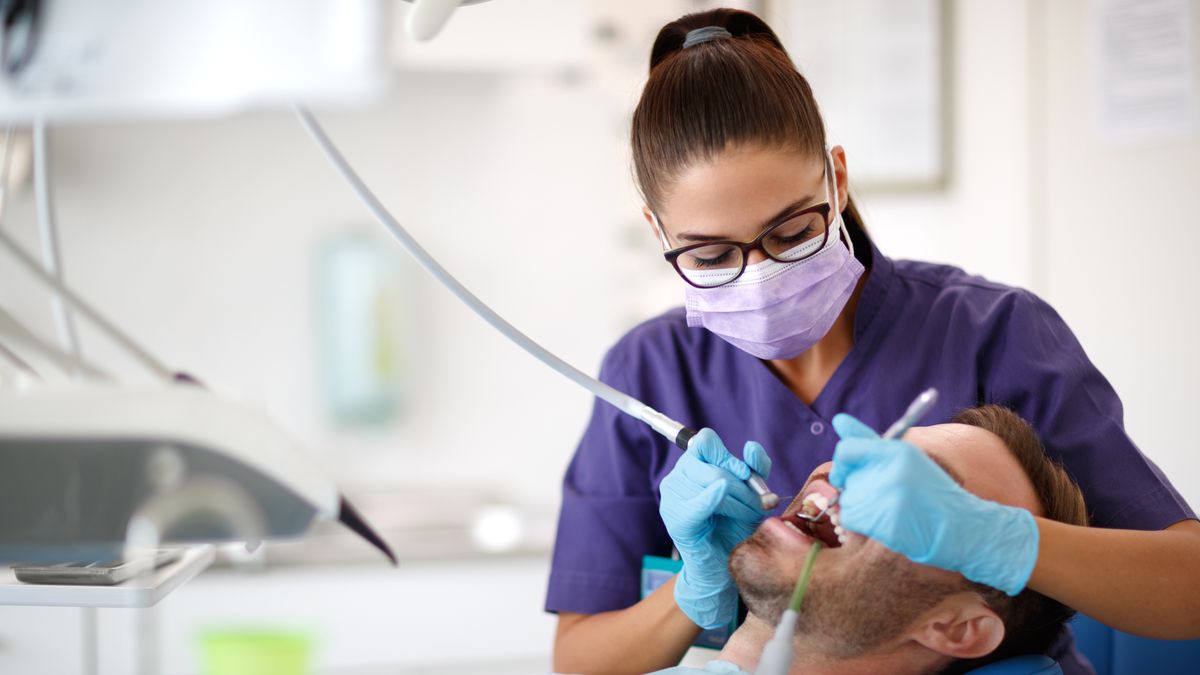 NFZ przeznaczy w sumie na leczenie stomatologiczne ponad 3 mld zł