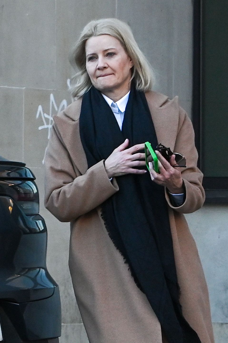 Małgorzata Kożuchowska pędzi PORSCHE NA MSZĘ łamiąc przepisy drogowe
