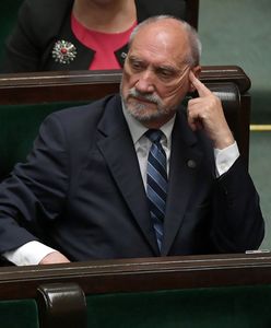 Antoni Macierewicz o zarzutach dla Rosjan. Mówi o eksplozji