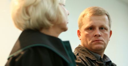 "Policja nie chce płacić za błędy". Postrzelony fotoreporter opowiada o traumie