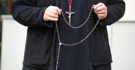 72-letni ksiądz molestował 16-latka? Mieszkańcy w szoku