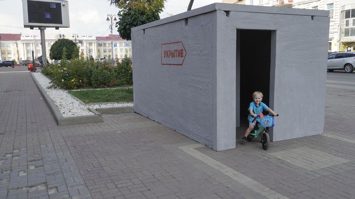 W Kursku zaczęto stawiać betonowe wiaty. Mają uchronić przed atakami ukraińskich sił zbrojnych