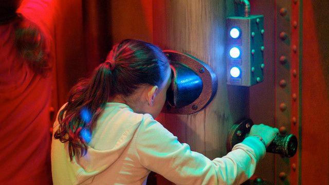 Puk, puk. Nie wiesz kto tam? Sprawdź przez peryskop! 1