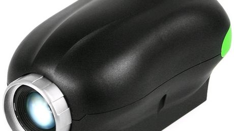 Słabo wykonany, ale ciekawy pomysł na projektor z kartami SD 1