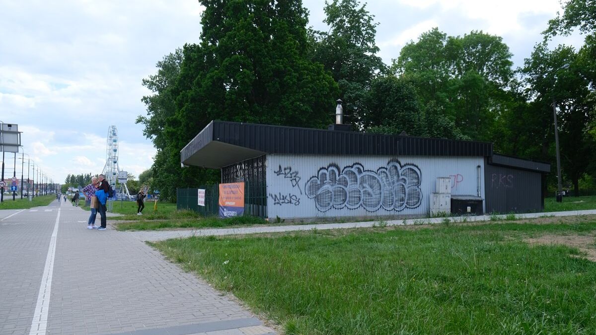 W miejscu budynku dawnego serwisu kosiarek przy al. Unii Lubelskiej powstanie plac dla food trucków