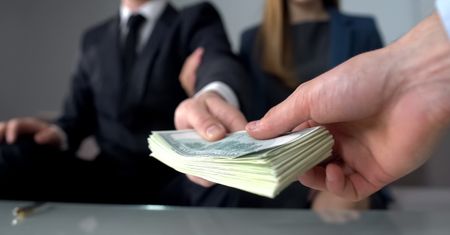 Polskie piramidy finansowe. Galicyjski Trust Kapitałowo-Inwestycyjny oszukiwał już 30 lat temu