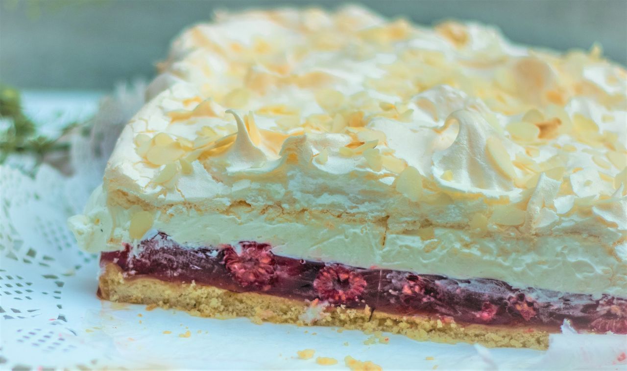 No-bake raspberry cloud: The perfect treat