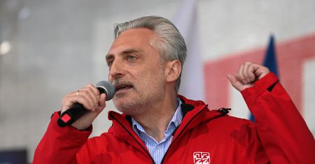 "Sytuacja jest niebezpieczna". Szef związkowców mówi o decyzji Dudy