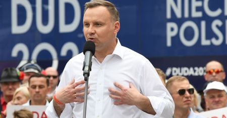 Wybory prezydenckie. Burza wokół słów o LGBT, nowy wpis prezydenta