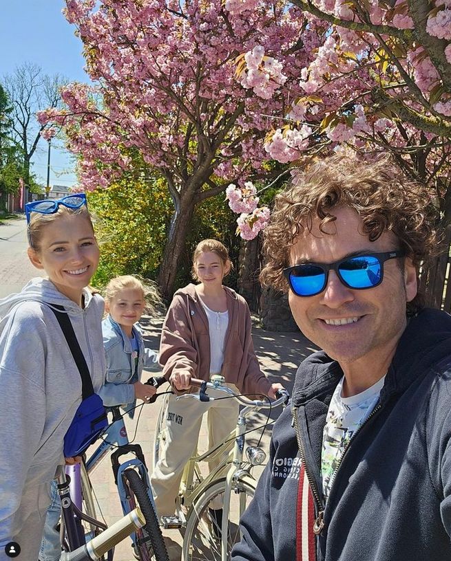 Agata i Piotr Rubikowie z córkami