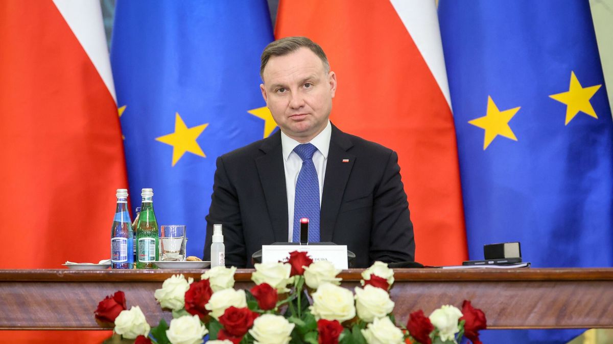 Konsultacje prezydenta ws zmiany ustawy o S?dzie Najwy?szym
08.02.2022 Warszawa Konsultacje prezydenta z przedstawicielami klubow i kol parlamentarnych ws. prezydenckiego projektu zmiany ustawy o Sadzie Najwyzszym   fot. Andrzej Iwanczuk/REPORTER
n/z: Andrzej Duda
Andrzej Iwanczuk/REPORTER