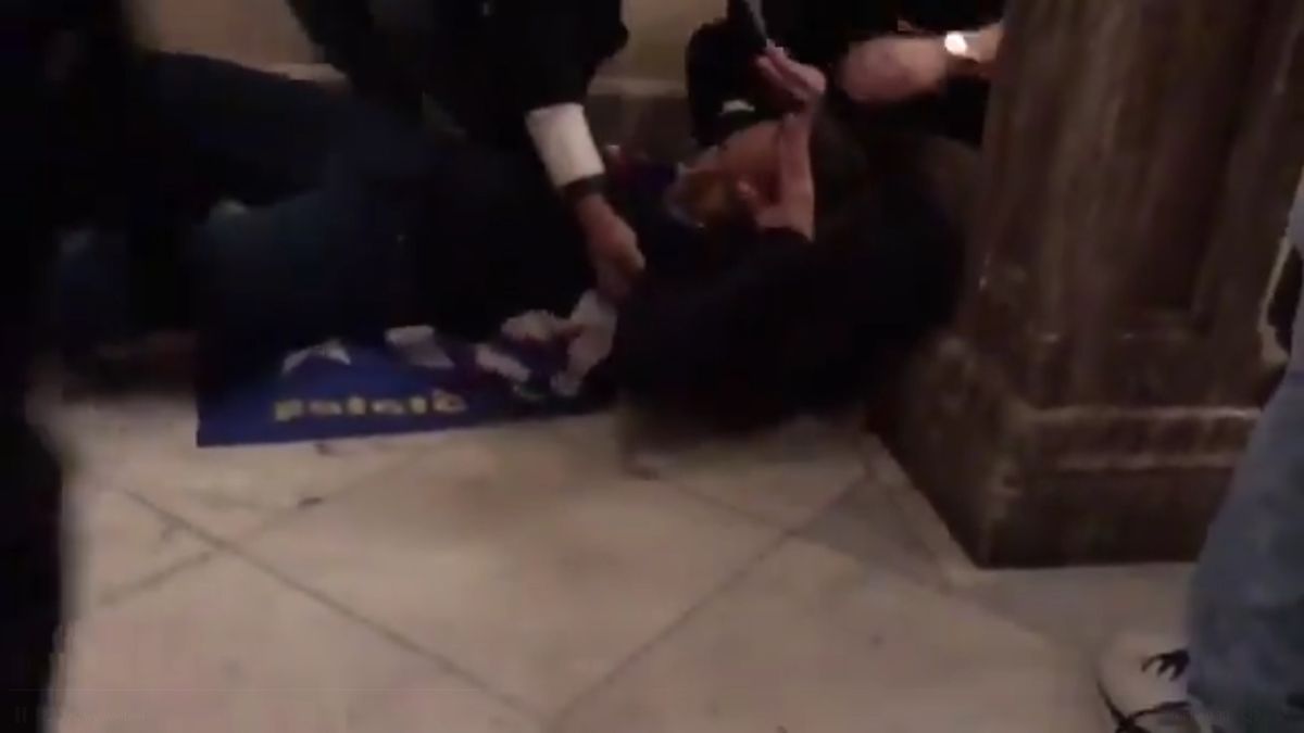 W budynku Kapitolu ostrzelono jedną osobę