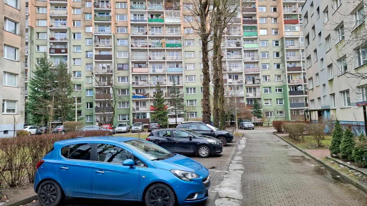 Reporter archiwum 2026 03
28.02.2026 Lodz. Ceny mieszkan deweloperskich rosna, rynek sie napedza, dlatego mieszkania stoja puste. Dlatego jest popyt, zainteresowanie mieszkaniami w tzw. wielkiej plycie. MIeszkania wielkoplytowe sa w cenie, ich wartosc rosnie, ale dla wielu rodzin sa osiagalne. N/z osiedle mieszkaniowe Lodz-Widzew. Fot. Piotr Kamionka/REPORTER
Piotr Kamionka/REPORTER