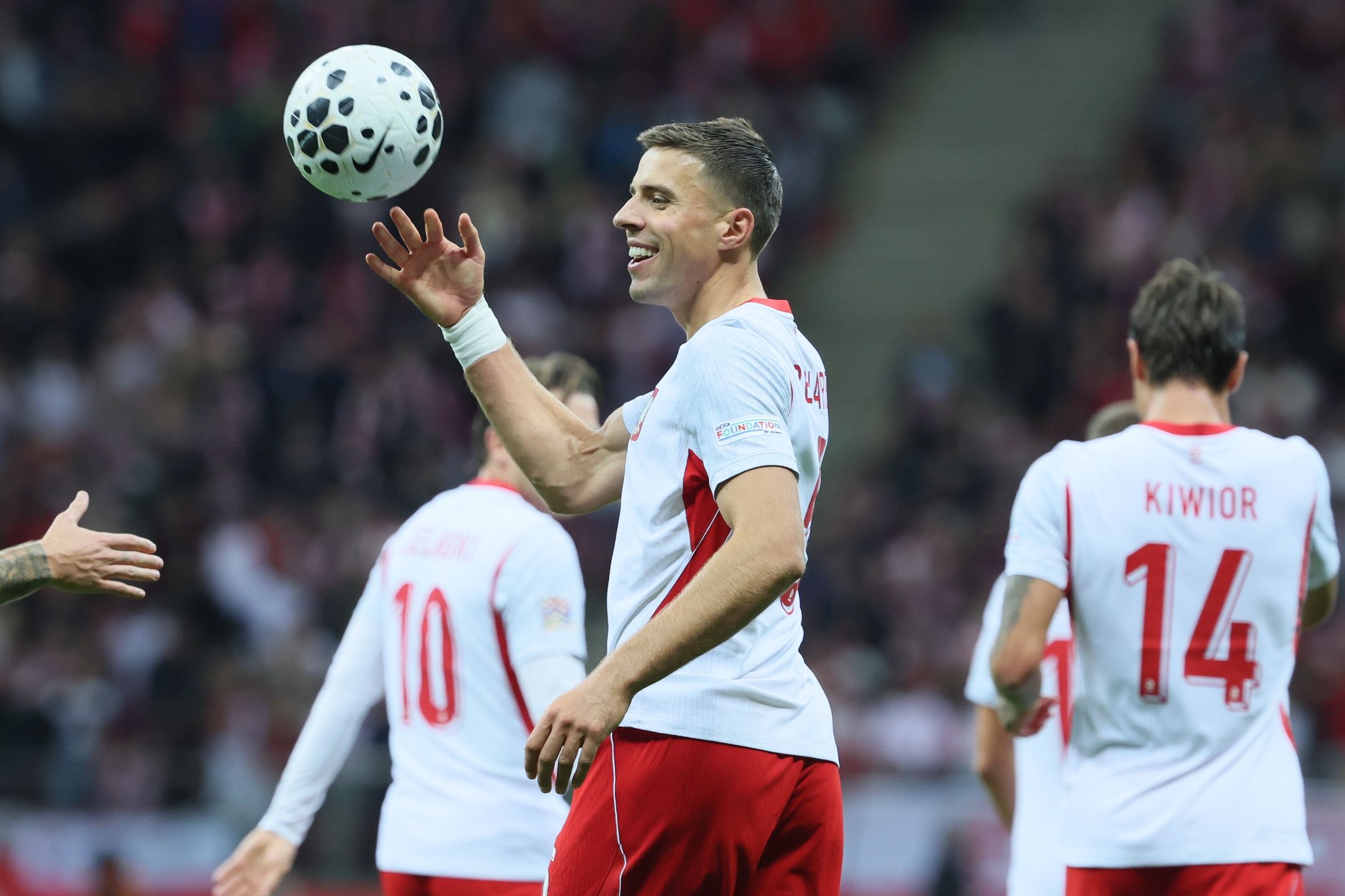 Warszawa, 02.10.2026. Piłkarz reprezentacji Polski Jan Bednarek cieszy się z piątego gola podczas meczu grupy B4 Ligi Narodów z Rumunią, 2 bm. w Warszawie. (mk) PAP/Leszek Szymański