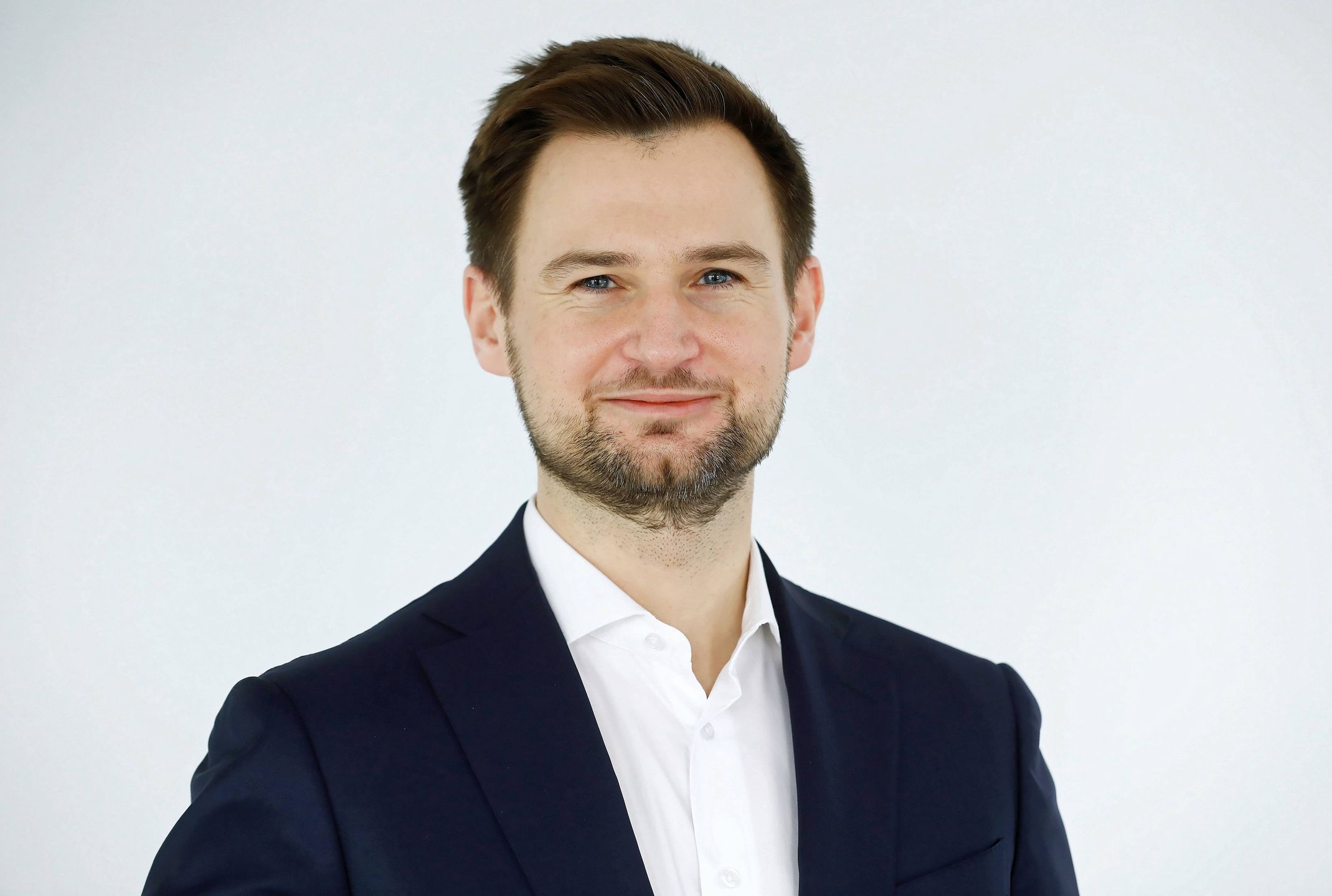 Marcin NedwidekRafa� Guzaxa, firma ubezpieczeniowa, logo, Marcin Nedwidek, portret, przej�cie, siedziba, ubezpieczenia, ubezpieczyciel, warszawie